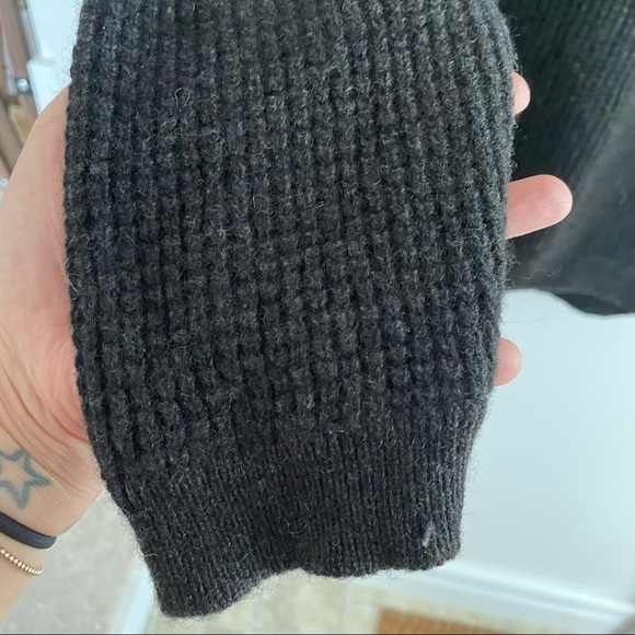 SOLD- VINCE CrewNeck Merino Wool Sweater - Picture 3 of 7